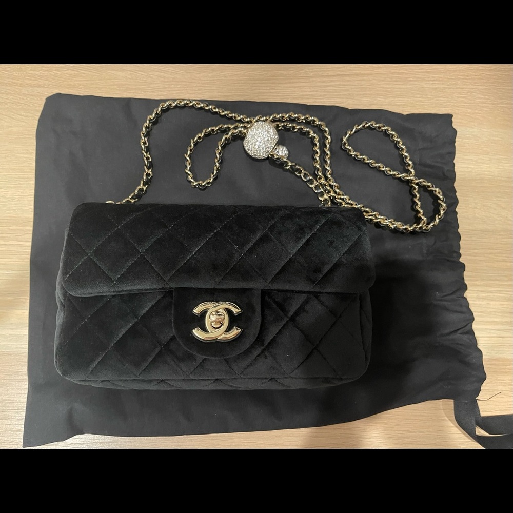 Chanel Pearl Crush Mini Rectangular Bag - Picture 3 of 15